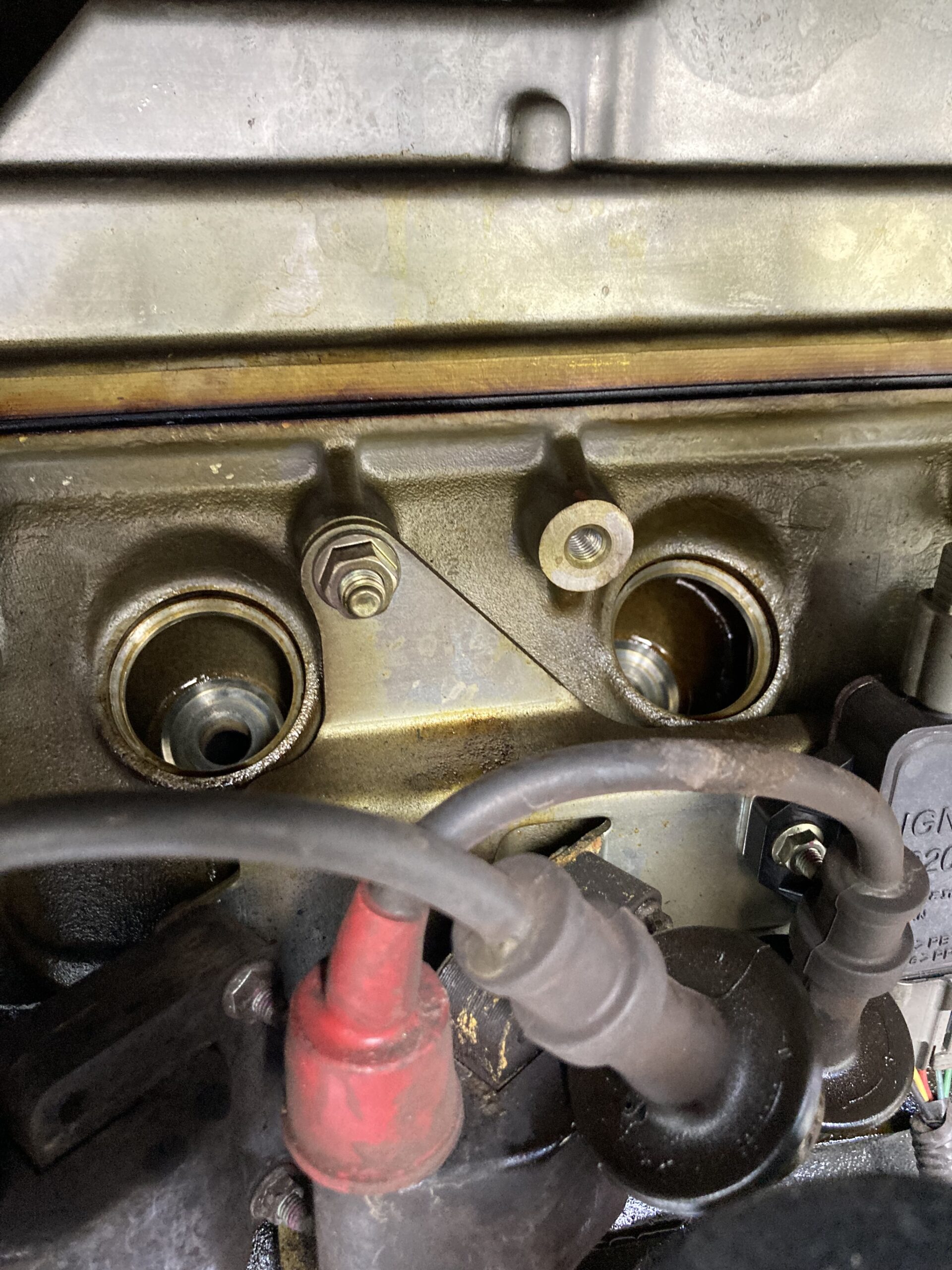 旧プラグガイド取り外し後