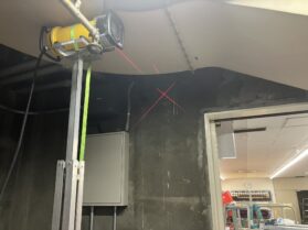 大阪市郵便局様 X線内部探査の撮影準備中写真