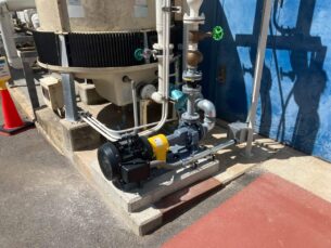 門真市工場様取替後の冷却水ポンプの写真。