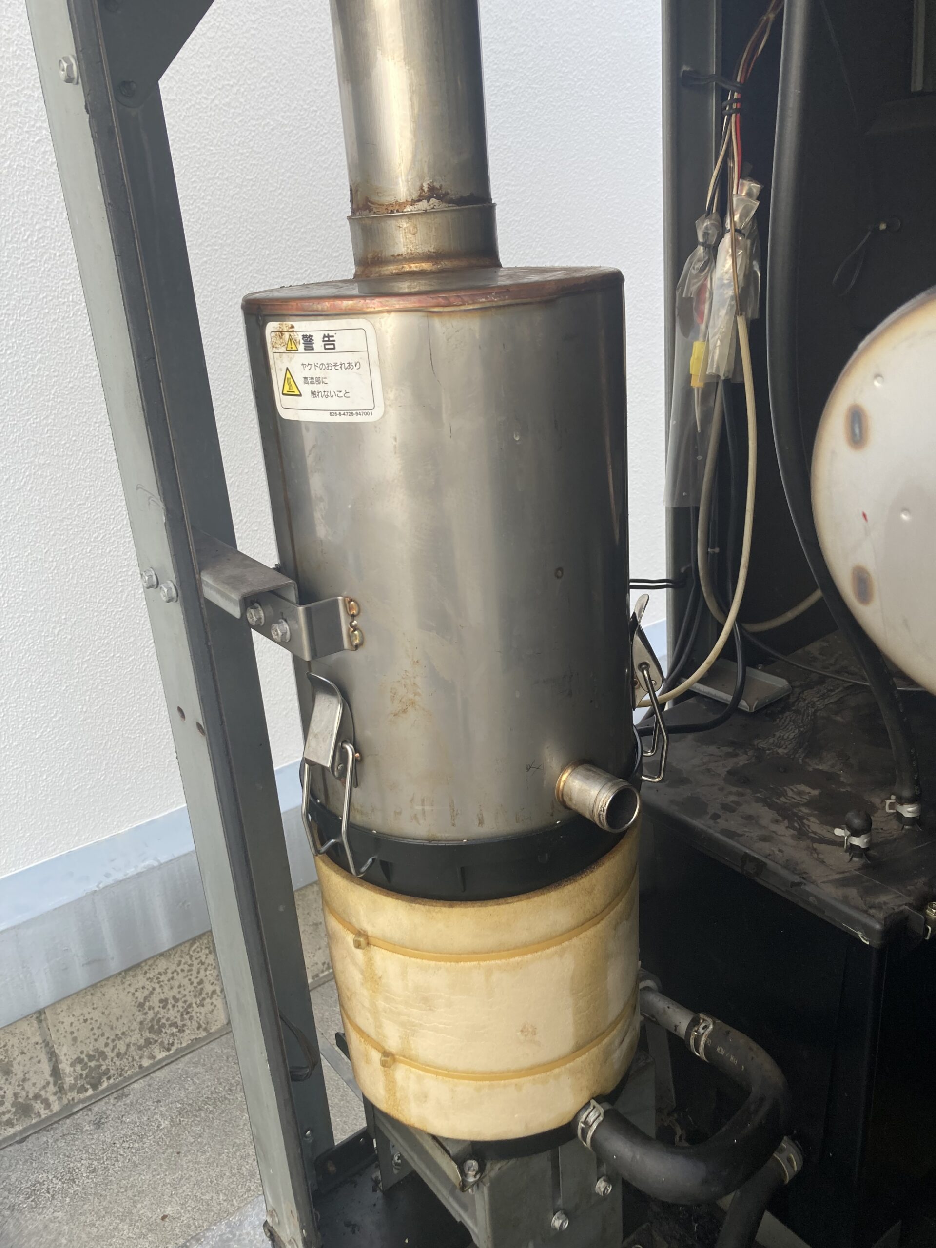 排気マフラー取り外し前