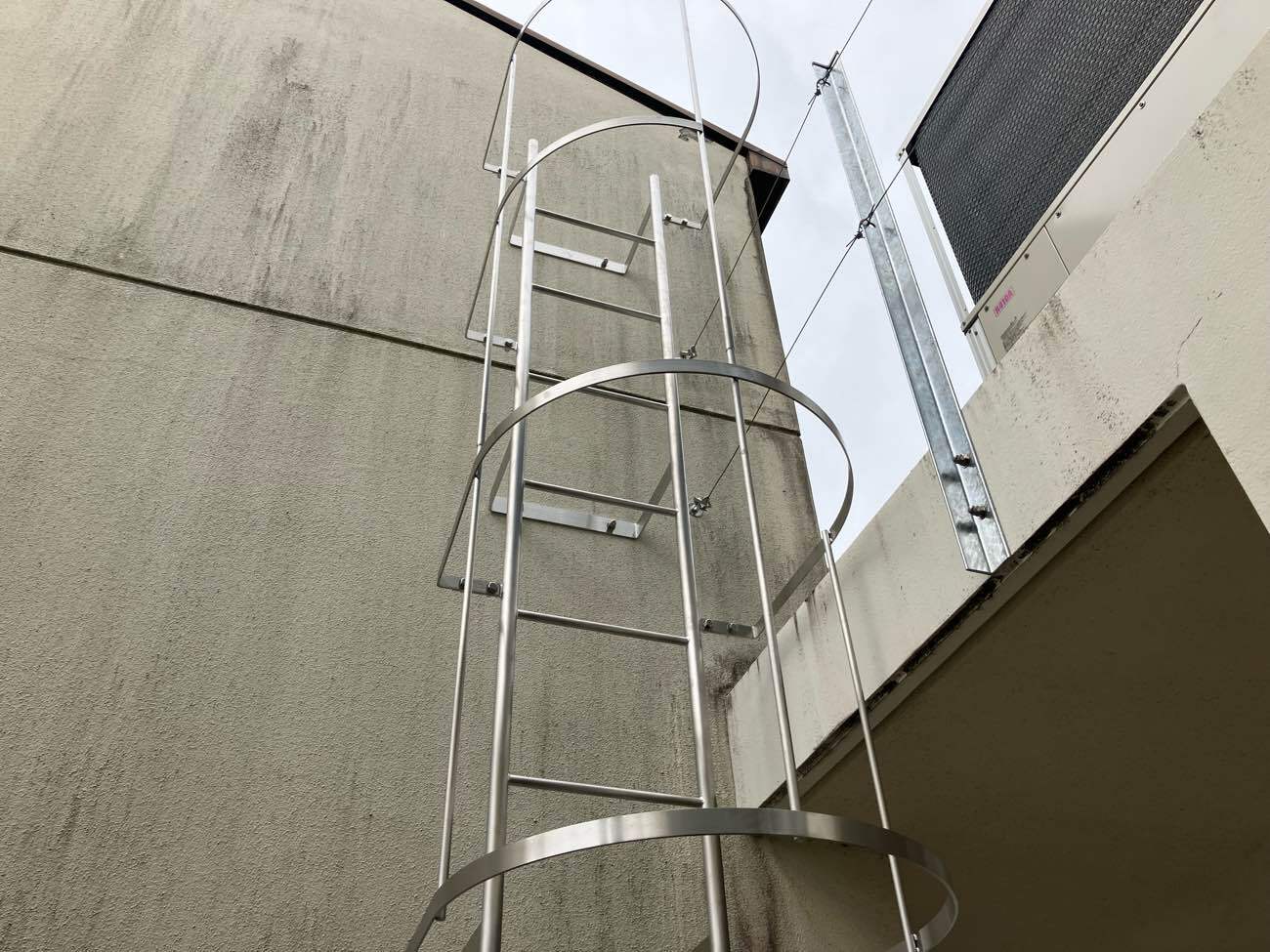 ・タラップ設置